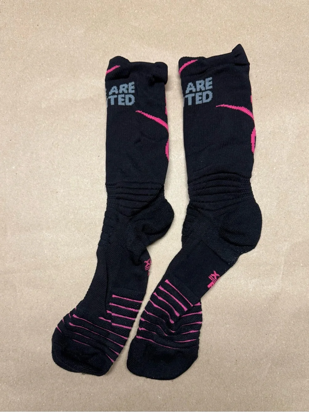 Nike Elite Crew XL Breast Cancer Black Pink Men’s 12-15 Socks Cushion Rare!